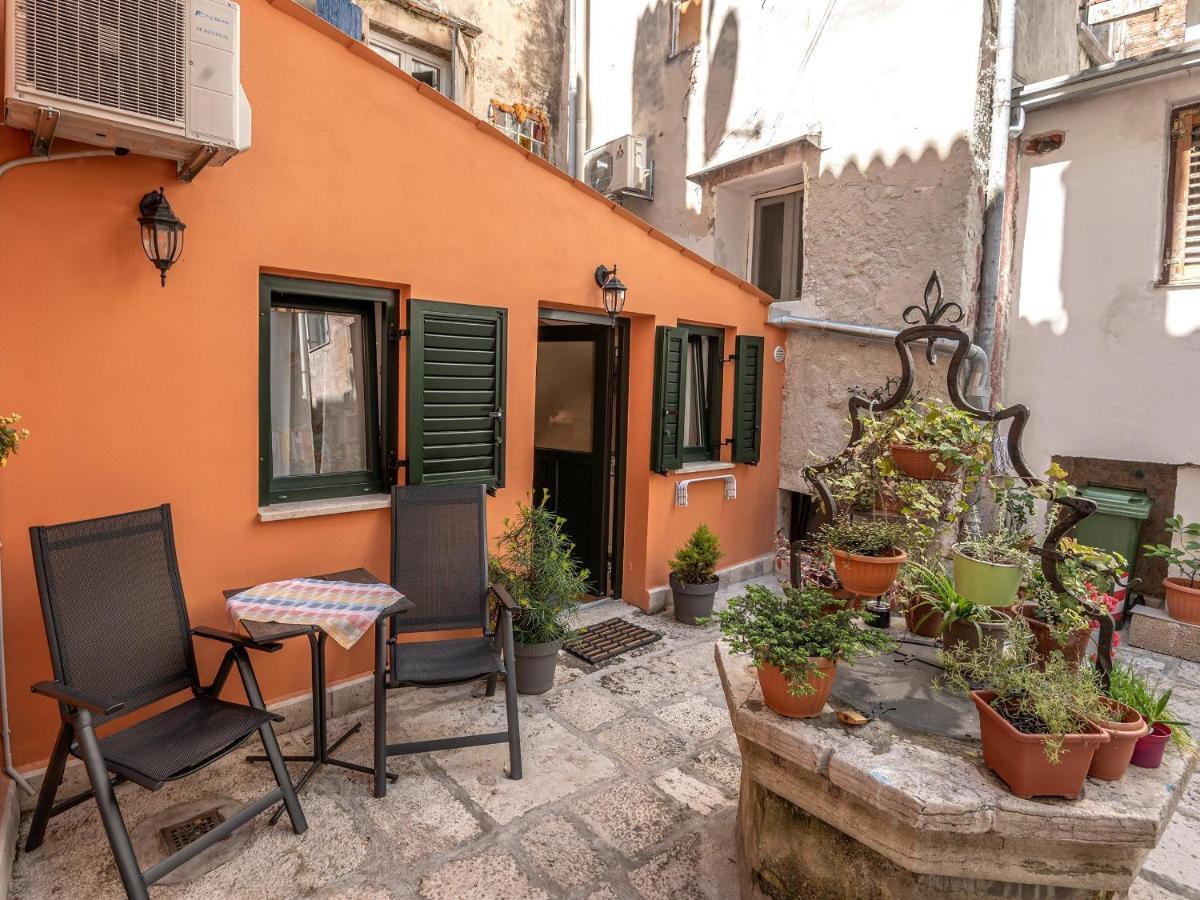 Studio App Dea In The Center Rovinj Exterior photo
